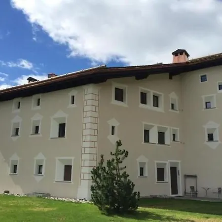 Chesa Chuederun 34 By Interhome